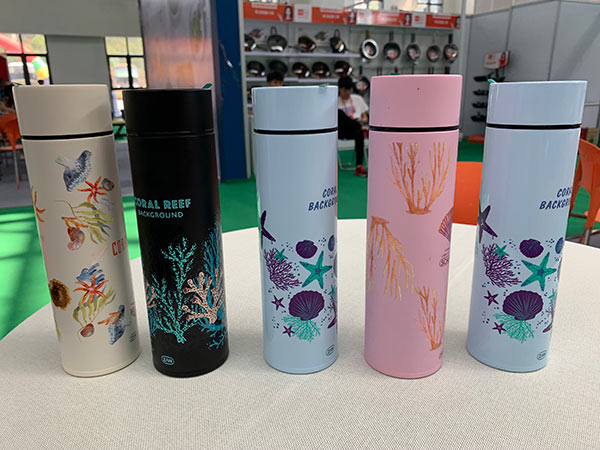 三排六工位3D彩雕保溫杯圓柱體打印機(jī)打印樣品